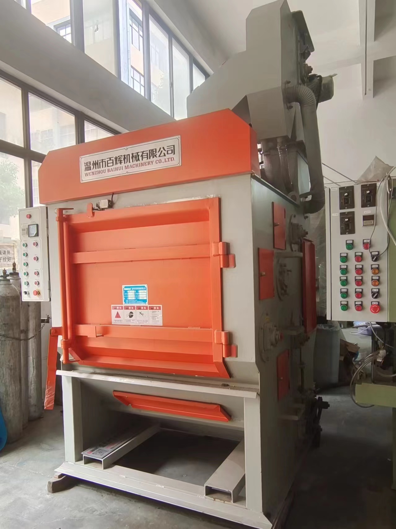 Q3265履帶抛丸清理機